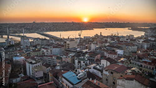 Tableau sur toile Sunset panorama view seen form Galata Tower with Hagia Sophia Blue Mosque Topkap