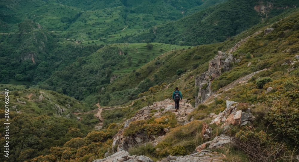 Obraz premium Adventurous journey through a lush green valley
