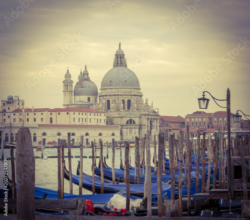 Tableau sur toile The Grand Canal in Venice, Italy, with Santa Maria della Salute Basilica in the background