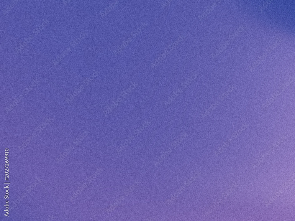Naklejka premium Purple gradient background with soft grainy texture, violet atmospheric color wash, minimalist abstract backdrop for digital design and social media