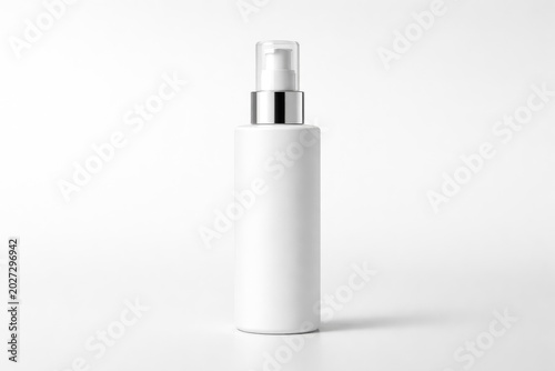 White cosmetic packaging bo...