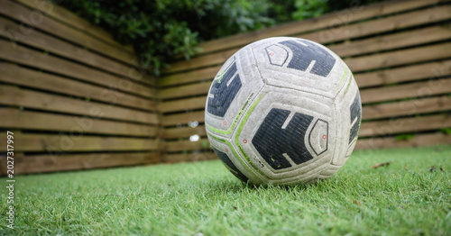 Slika na platnu balon de futbol en cesped preparado par jugar