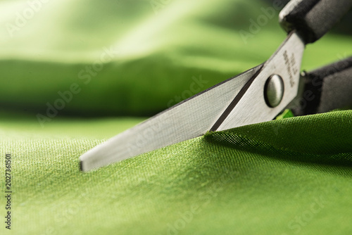 Tableau sur toile sewing scissors cut fabric