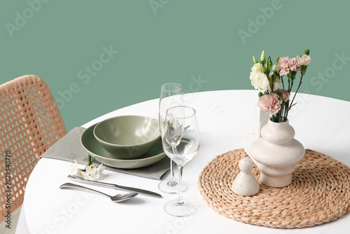 Beautiful table setting wit...