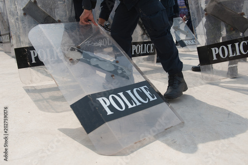 Fotografia Riot police control the crowd refresher training in accordance with the public assembly control Act