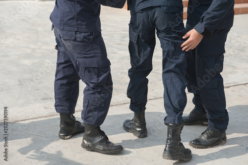 фотографія Riot police control the crowd refresher training using hand signals as symbols i