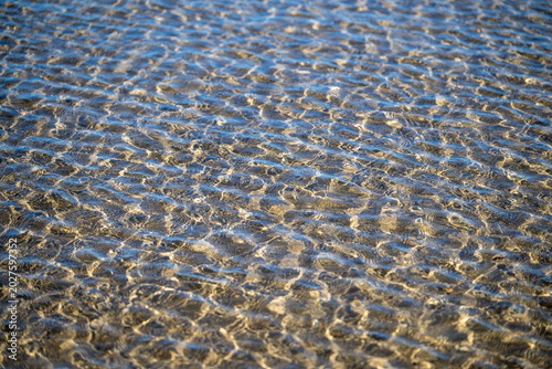 tiny ripples
