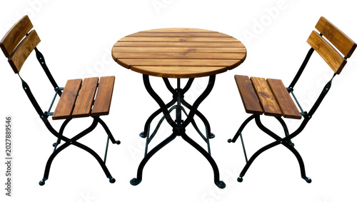 Foto Wooden slatted bistro table and chairs set outdoor furniture, isolated on transp