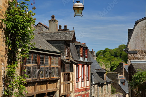 Konstfotografi Jerzual street in Dinan, Brittany, Cotes d'Armor, France, with half-timbered med