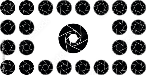 Quadro su tela Camera Lens Aperture Shutter Icon Set Featuring Black Geometric Diaphragm Elemen