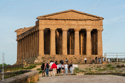 Bild auf Leinwand Temple of Concord, Doric architecture, 440-430 BC