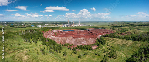 Schilderij op canvas Southern Urals, pyrite cinder dump of the Meleuz mineral fertilizers plant