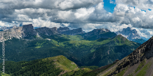 Quadro su tela Averau, Nuvolau, Monte Pelmo and few other peaks from Sief mountain peak in the