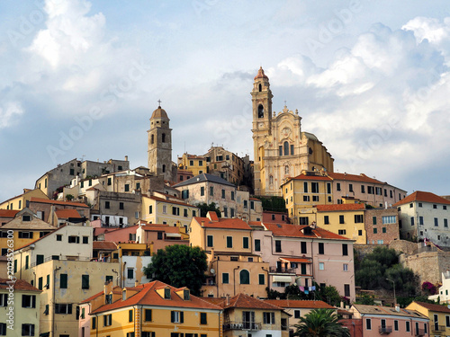 Cuadro en lienzo Cervo, Italy 25/08/2018 Description: Panoramic view of the colorful village of Cervo in Liguria, Italy