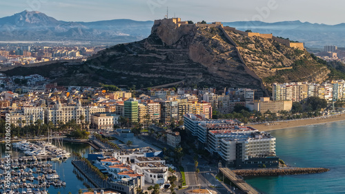 Fotografía Alicante , Playa del Postiguet y Castillo Santa Barbara toma aérea
