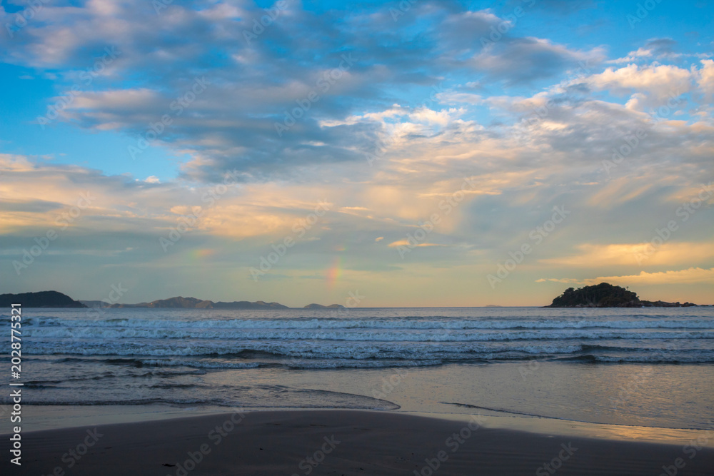 Obraz premium Praia de Palmas, cidade de Governador Celso Ramos, região da grande Florianópolis, Santa Catarina Brasil