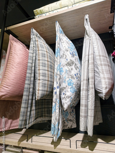 Foto Urban home emporium displaying soft pillows and pillowcases for sale