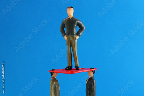 Quadro su tela A team supports a confident leader