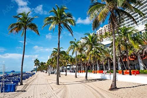 Photos Fort Lauderdale Beach is a world-class destination spanning 7 miles of golden sand and clear, turquoise waters