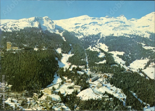 CRANS-MONTANA.VALAIS.SUISSE.ALTITUDE 1500 M.