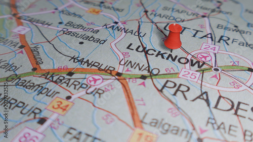 Obraz na plátně Red pushpin on Uttar Pradesh map, highlighting Lucknow, India