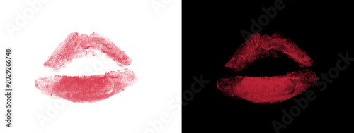 Foto Vibrant Red Lipstick Kiss Mark with Strong Color Saturation Split Background