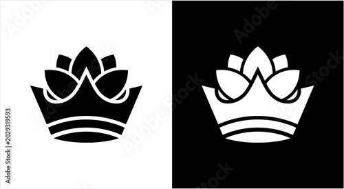 Fotografía Stylized Crown Icon in Black and White.