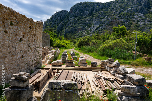 Fotografi Olympos is an ancient Lycian harbor city set in a lush river valley in Antalya, Turkey