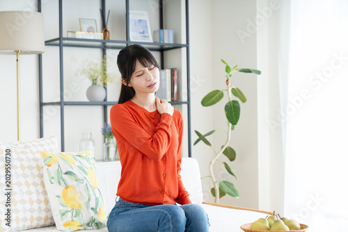 Cuadro en lienzo 肩こりのミドルの女性