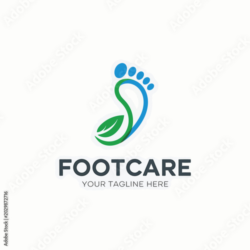 Fotografía Footprint logo with leaf element and text minimalist design