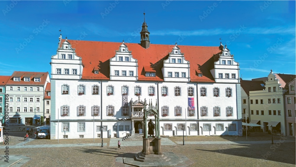 Fototapeta premium Wittenberg - Rathaus und Markplatz