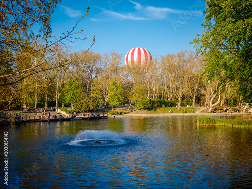 Vászonkép The BalloonFly, City Park Balloon, tethered helium gas-filled balloon acting as