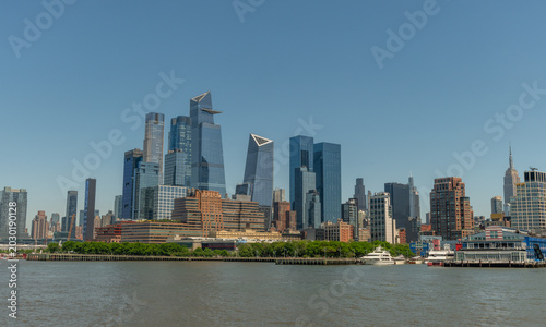 Foto Scenic panoramic Hudson Yards and Chelsea vista from Hudson river in the summer,