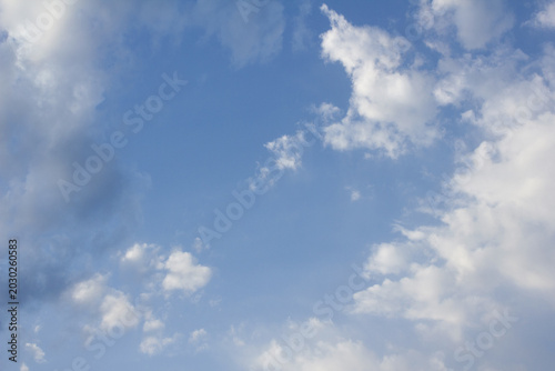 Foto It is a cloudy late afternoon sky.