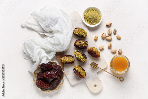 Composition with dried date...