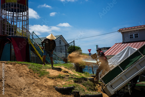 Bild auf Leinwand Sandbox work in Miyazaki Prefecture, Japan
日本の宮崎県の砂場仕事