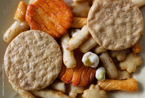 Foto Variety of Japanese rice crackers