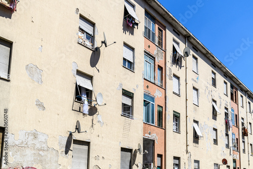 Tableau sur toile Case popolari a Milano zona Lorenteggio Giambellino