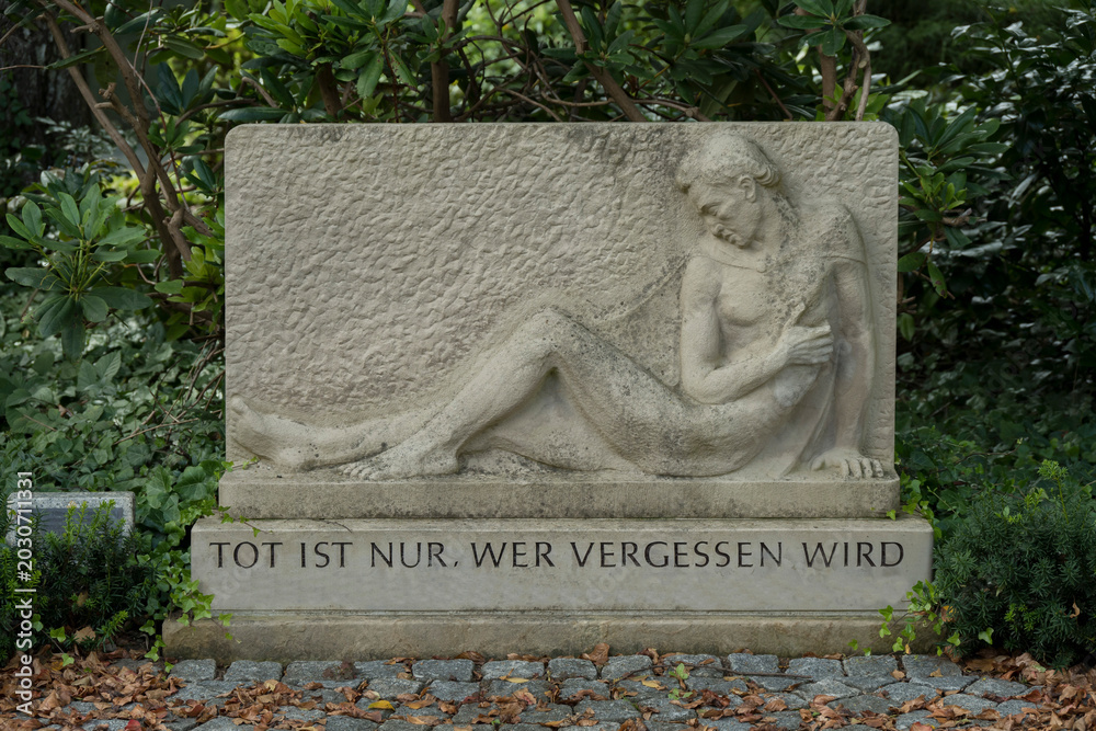 Fototapeta premium Friedhof, Grabstein, Statue