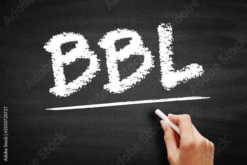 Foto BBL text on a chalkboard, meaning Be Back Later