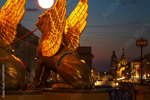 Photos Golden-winged griffins on the Bank Bridge