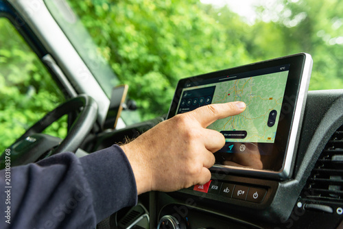 Quadro su tela Driver operating car GPS navigation system