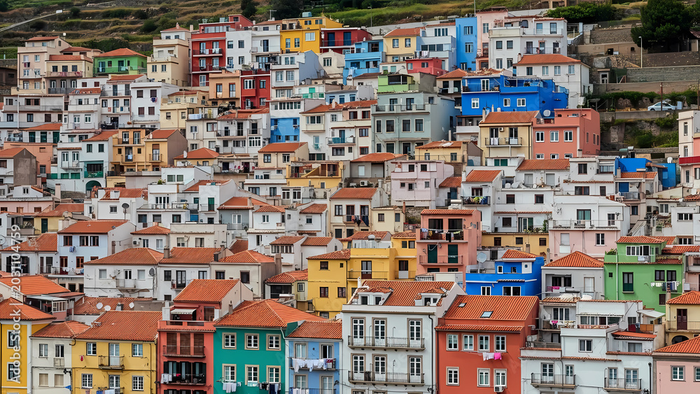 Fototapeta premium Colorful Houses of Camara de Lobos, Madeira, Portugal - Scenic Architecture