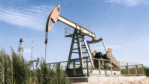Photos Oil Pump, Fossil Fuel Energy, Old Pumping Unit