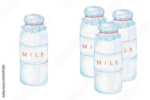 水彩で描いた牛乳瓶のイラスト