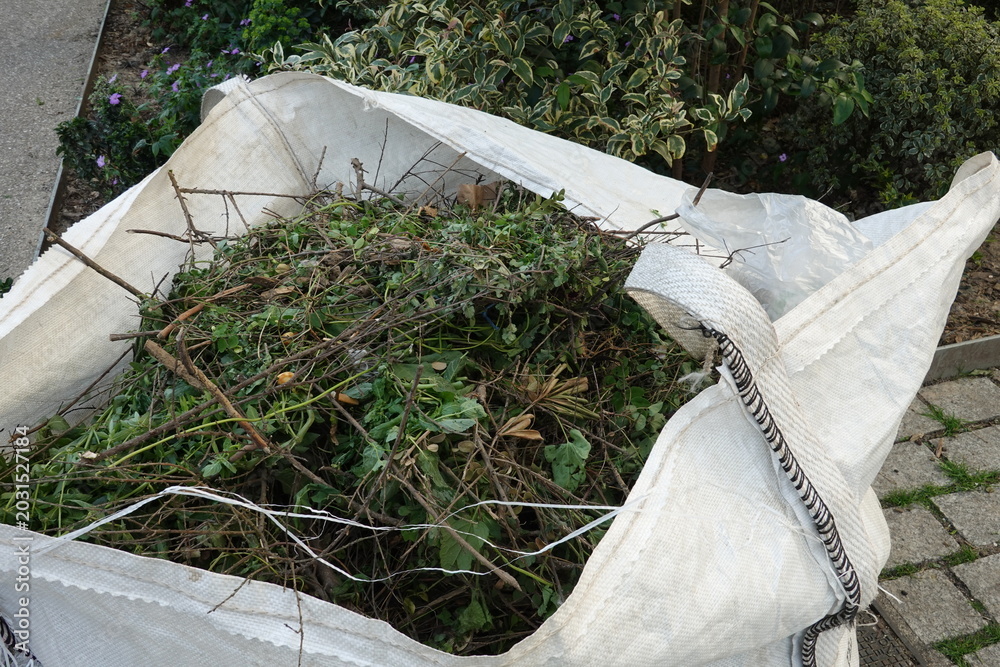 Naklejka premium Déchets verts dans des big bag