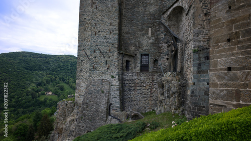 Tableau sur toile La Sacra di San Michele è stata il monumento simbolo del Piemonte per la sua storia secolare