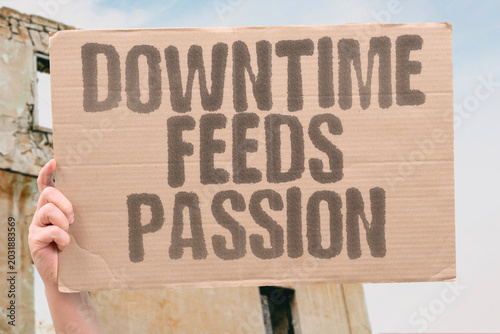 Cuadro en lienzo "Downtime Feeds Passion" Relaxed evenings strengthen emotional attraction between affectionate romantic couples