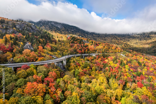 Photos Autumn colors on the Blue Ridge Parkway at Grandfather Mountain and the Linn Cov