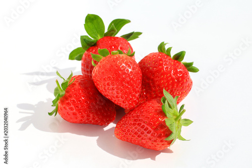 Fotografie strawberries isolated on white background